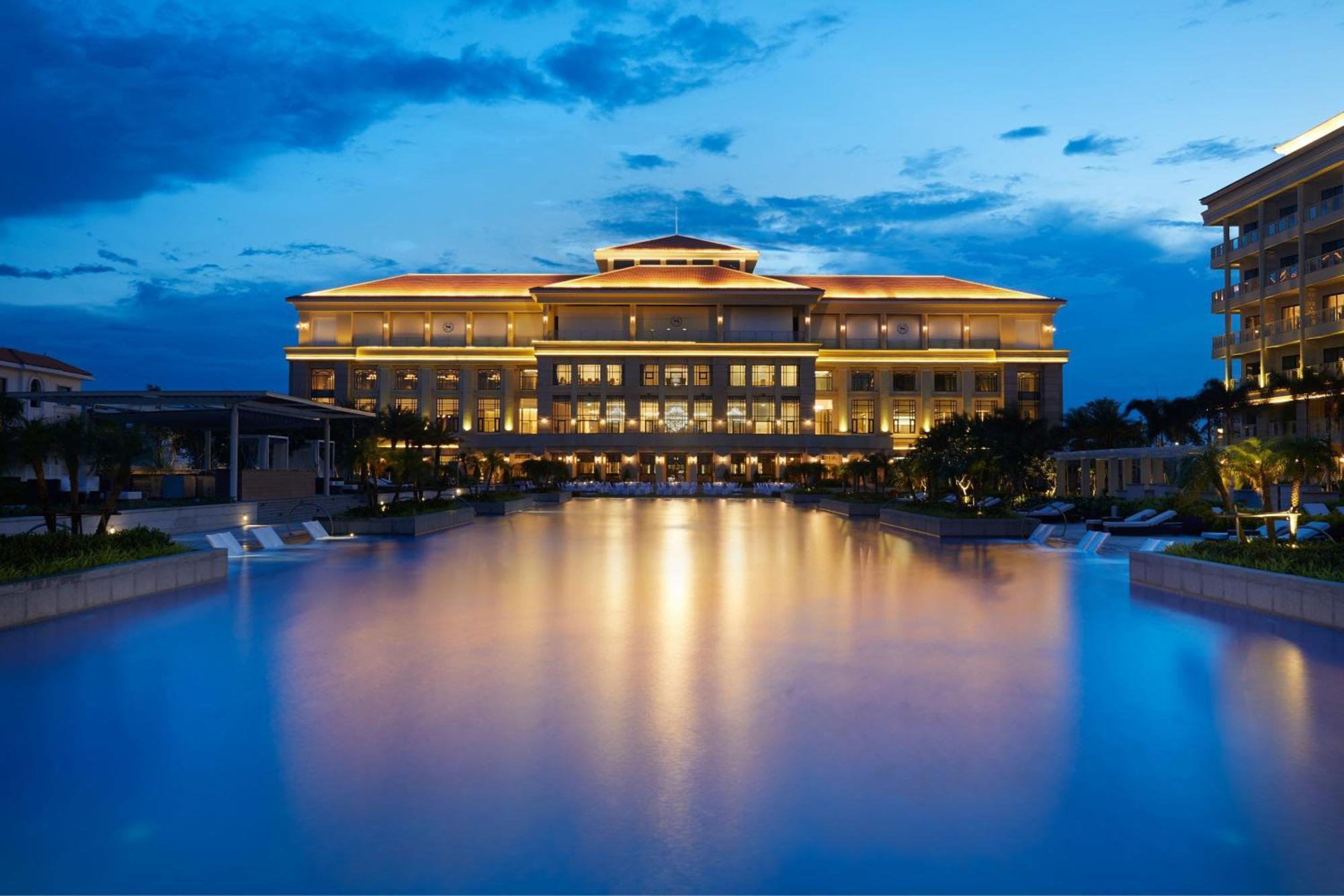 Sheraton Grand Danang Resort & Convention Center Екстер'єр фото