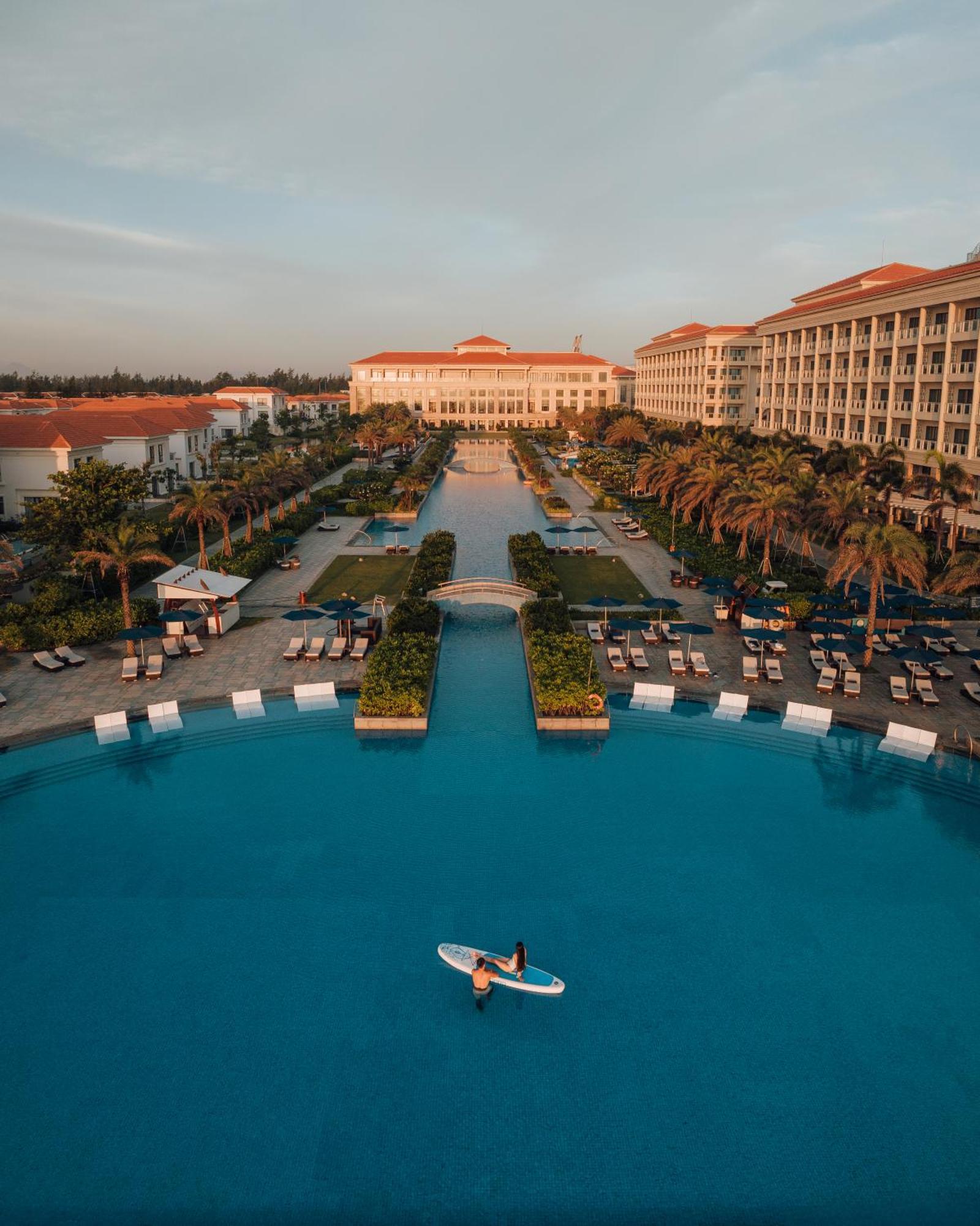 Sheraton Grand Danang Resort & Convention Center Екстер'єр фото